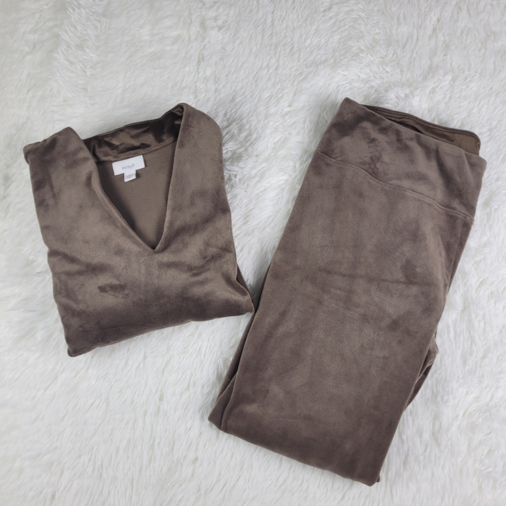 J. Jill Brown Set
